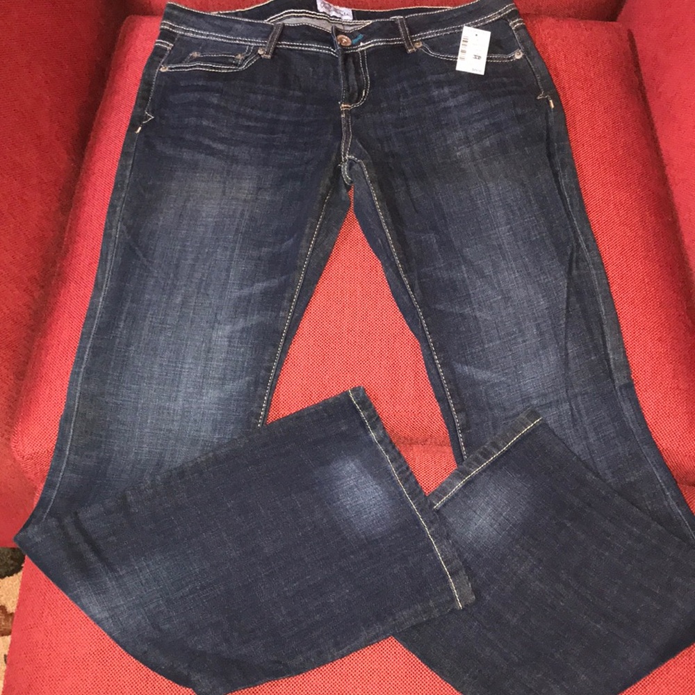 NWT Aeropostale Hailey Flare jeans size 9/10L